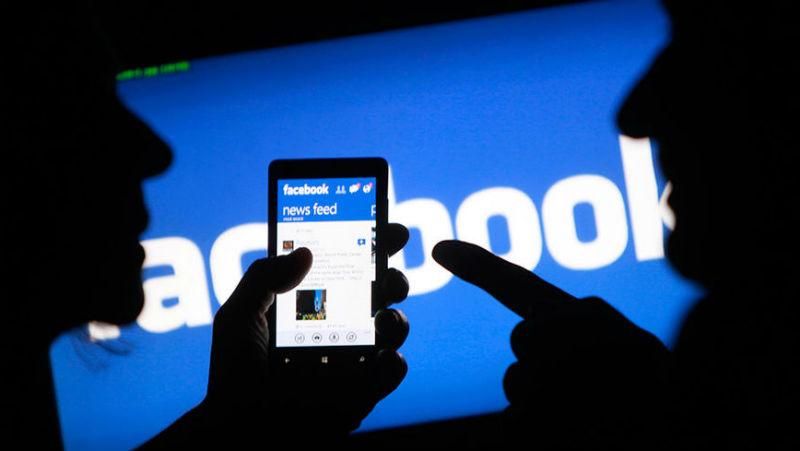 Сьогодні Facebook повідомить користувачів, чиї дані отримала Cambridge Analytica