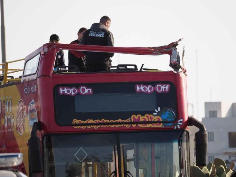 На Мальте туристический автобус попал в смертельное ДТП: фото