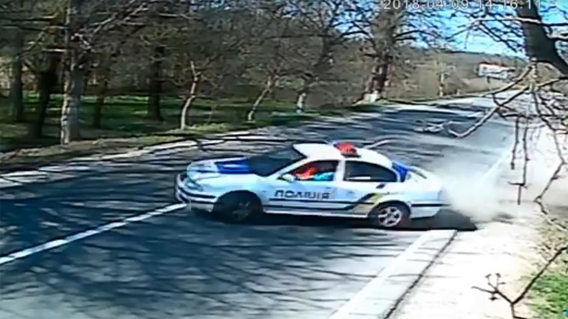 Поліцейська машина влаштувала ДТП на Закарпатті: відео аварії