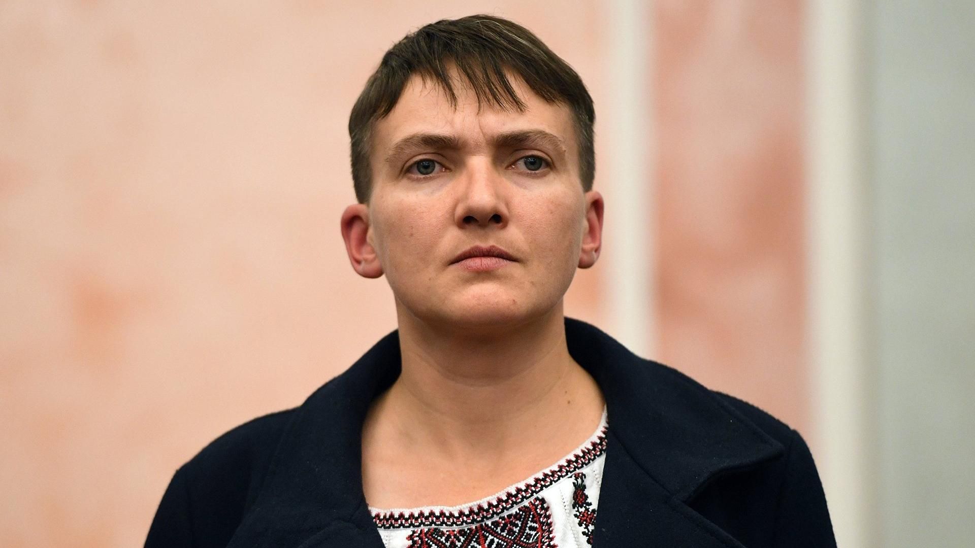 Силовики изъяли из квартиры Савченко пистолет с патронами и сервер Силовики изъяли из квартиры Савченко пистолет с патронами и сервер