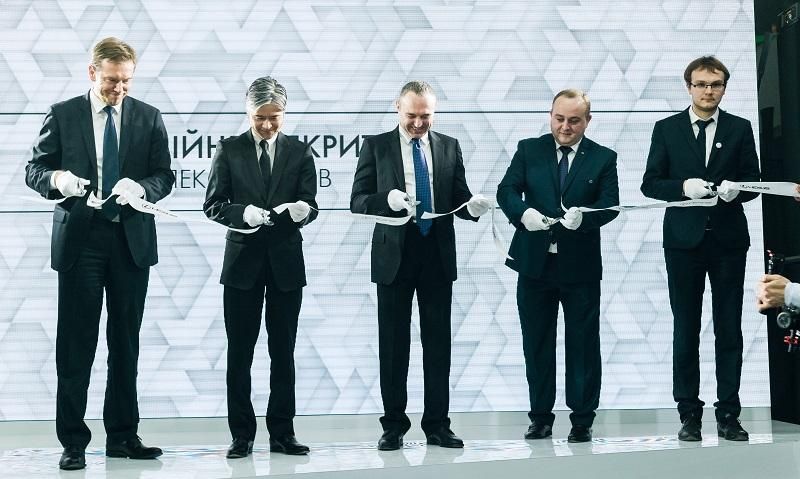 Открытие обновленного дилерского центра "Лексус Львов" согласно новой концепции Открытие обновленного дилерского центра "Лексус Львов" согласно новой концепции