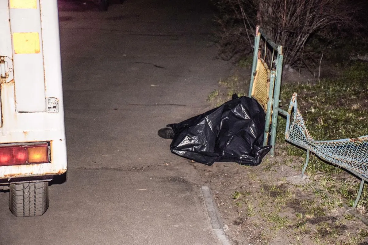 У Києві виявили труп молодого чоловіка