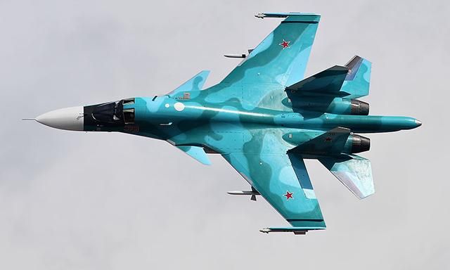 Над авіабазою Росії в Сирії помітили бомбардувальники з протикорабельними ракетами Над авіабазою Росії в Сирії помітили бомбардувальники з протикорабельними ракетами