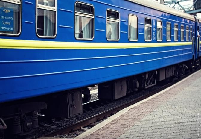 Укрзализныця возобновила продажу билетов на поезда южного и западного направлений