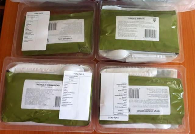 Шоколад, сухофрукти, м'ясо: що входить у новий сухпайок для військових Шоколад, сухофрукти, м'ясо: що входить у новий сухпайок для військових