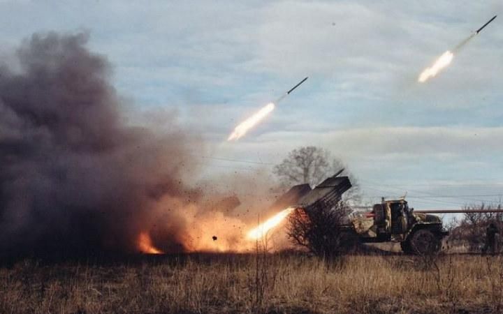 Журналисты 24 Канала попали под обстрел в Донецкой области