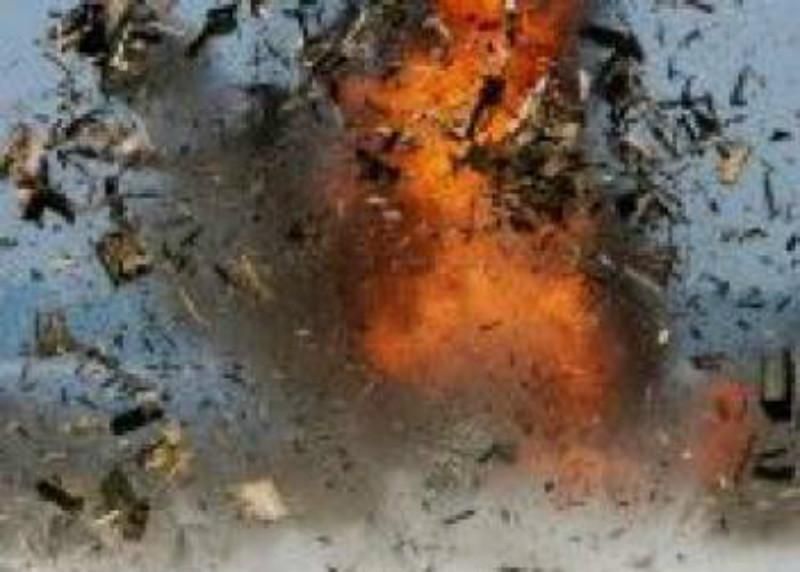 В Мариуполе в результате взрыва неизвестного предмета мужчина потерял руку В Мариуполе в результате взрыва неизвестного предмета мужчина потерял руку