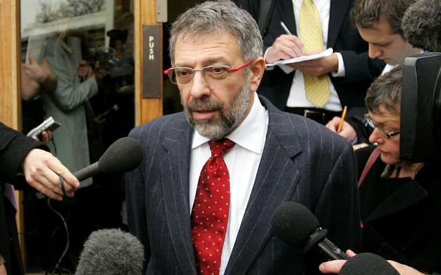 В мире на повестке дня стоит один вопрос: что делать с Россией ?, – публицист