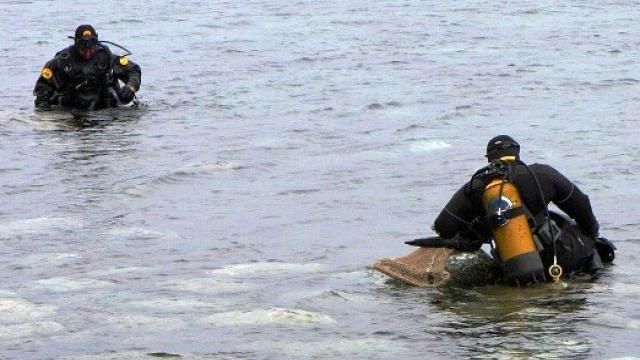 Отдыхающих, пропавших возле Жукового острова в Киеве, нашли мертвыми
Отдыхающих, пропавших возле Жукового острова в Киеве, нашли мертвыми