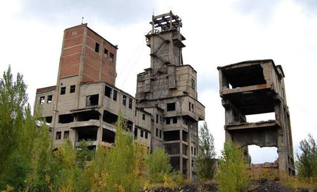 Російські окупанти затоплюють радіоактивну шахту на Донбасі: США забили на сполох