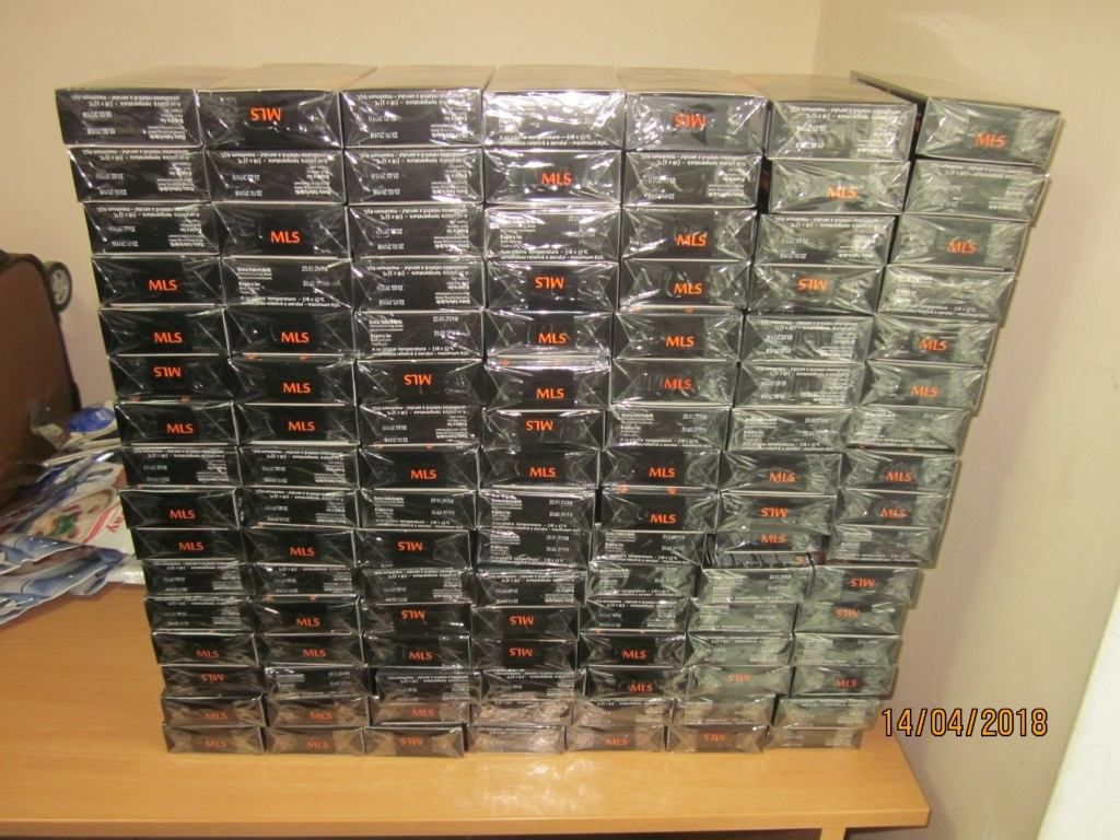 Українка везла з Росії 220 пачок льодяників для очищення організму Українка везла з Росії 220 пачок льодяників для очищення організму