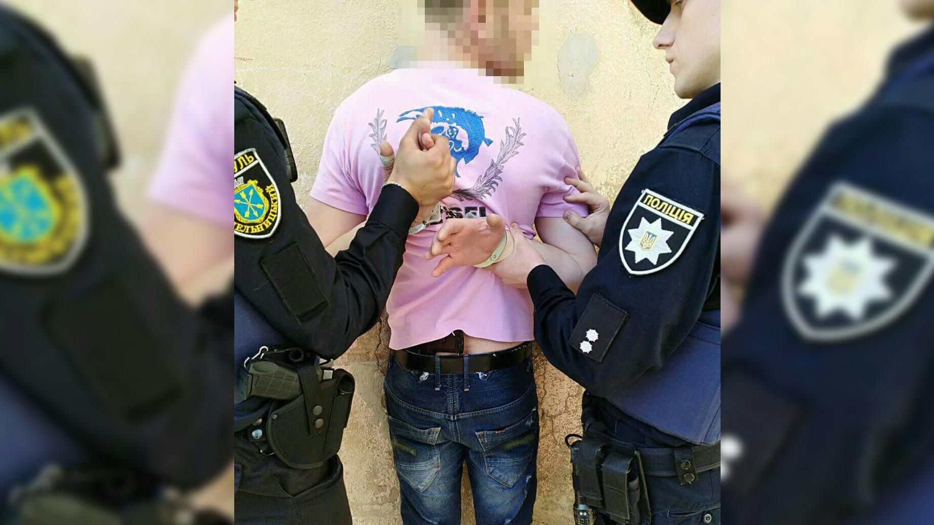 На Франківщині затримали п'яного чоловіка, який хаотично стріляв біля дитсадка На Франківщині затримали п'яного чоловіка, який хаотично стріляв біля дитсадка