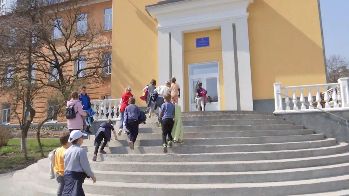 Нові правила зарахування першокласників: чи готові школи до нововведень Нові правила зарахування першокласників: чи готові школи до нововведень