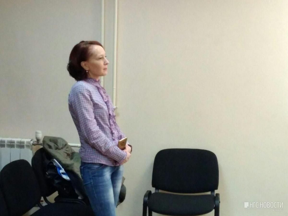 У Росії засудили жінку через збережені картинки про Путіна із свастикою та священників У Росії засудили жінку через збережені картинки про Путіна із свастикою та священників