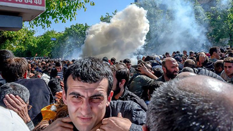 Масові протести у Єревані: є перші потерпілі Масові протести у Єревані: є перші потерпілі