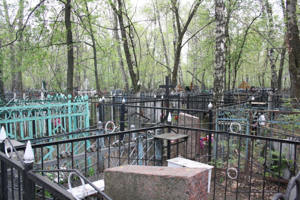 Журналіст навів факти злодіянь окупантів на кладовищах Донбасу 