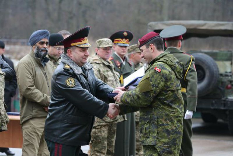 Як Канада допомагає українській армії