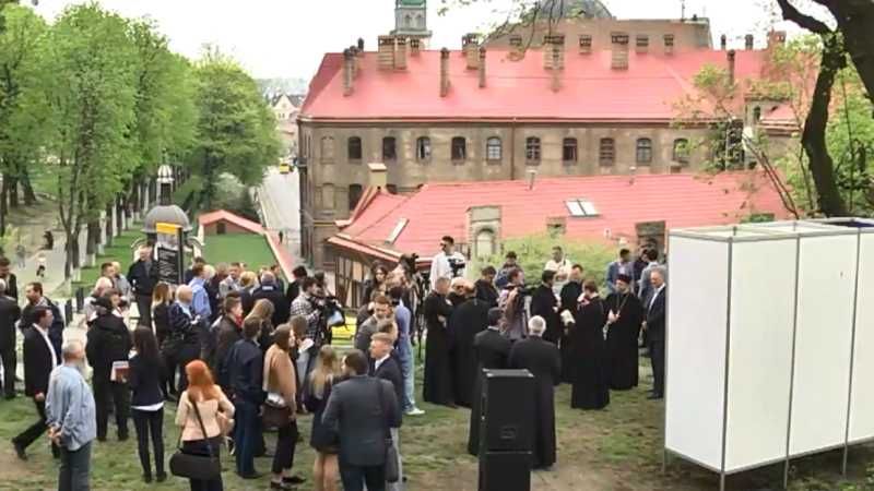 У Львові заклали пам’ятну капсулу з нагоди початку спорудження меморіалу Героям Небесної Сотні