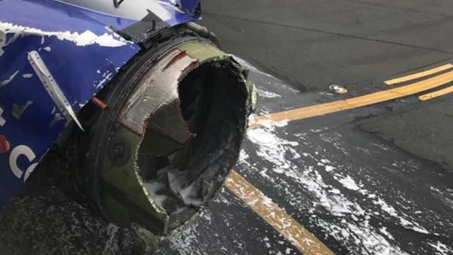 У США під час польоту вибухнув двигун у літака Boeing 737: є постраждалі (фото та відео)