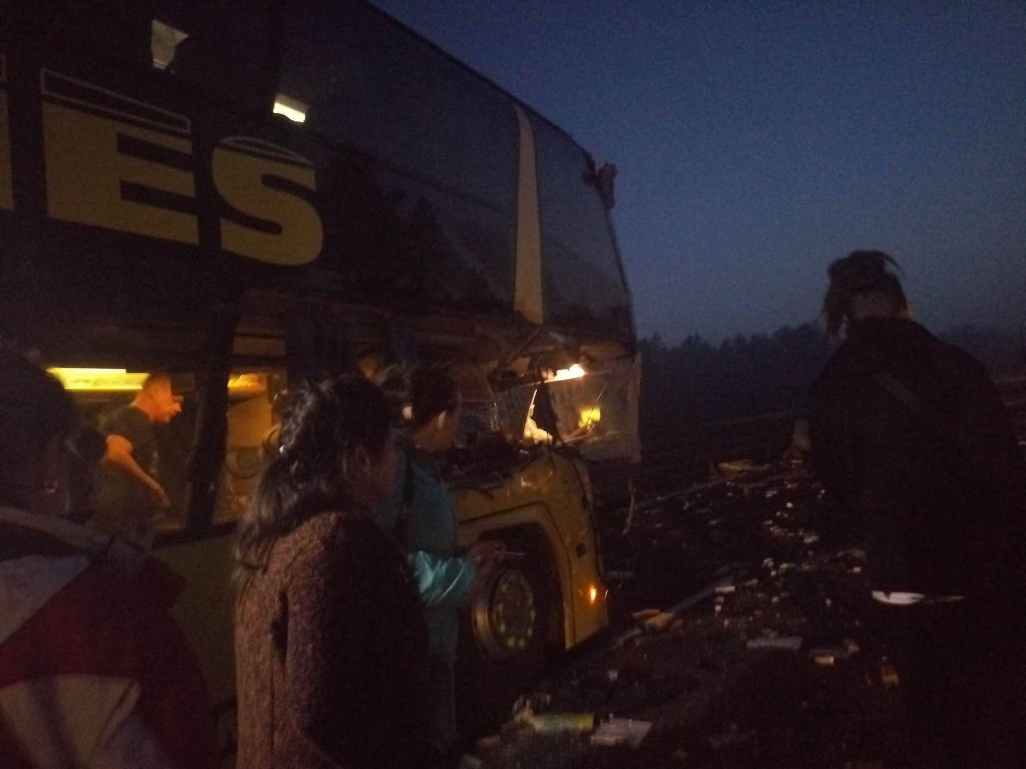 Автобус врезался в трактор: комментарий пассажиров автобуса, которые попали в ДТП в Польше