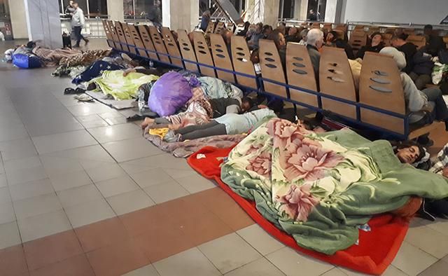 У поліції назвали причину нашестя ромів на вокзалі у Києві