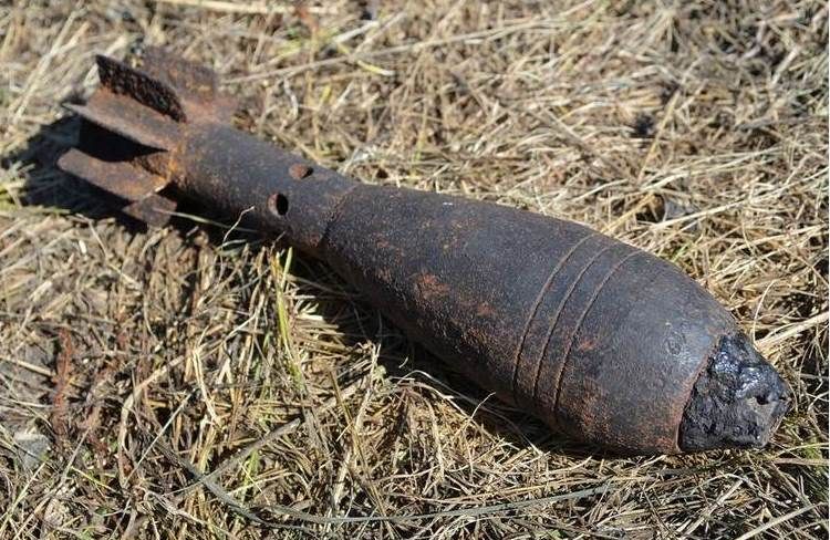 Во Львове мужчина нашел 22 снаряда возле известного спортивного стадиона