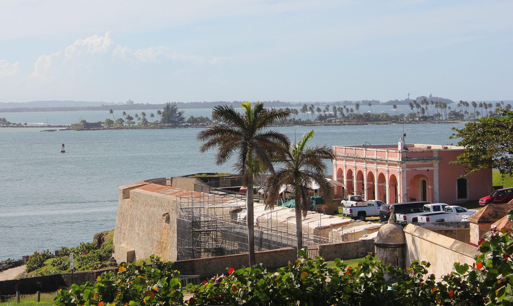 В Пуэрто-Рико почти 3,4 миллиона человек остались без света В Пуэрто-Рико почти 3,4 миллиона человек остались без света