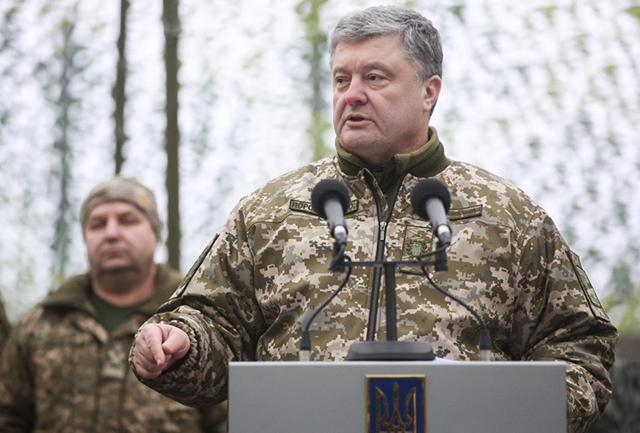 Порошенко созывает военный кабинет при СНБО, – СМИ
