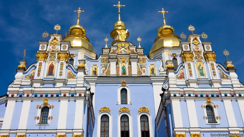 В УАПЦ подписали циркуляр: теперь там каждое воскресенье будут молиться за Порошенко