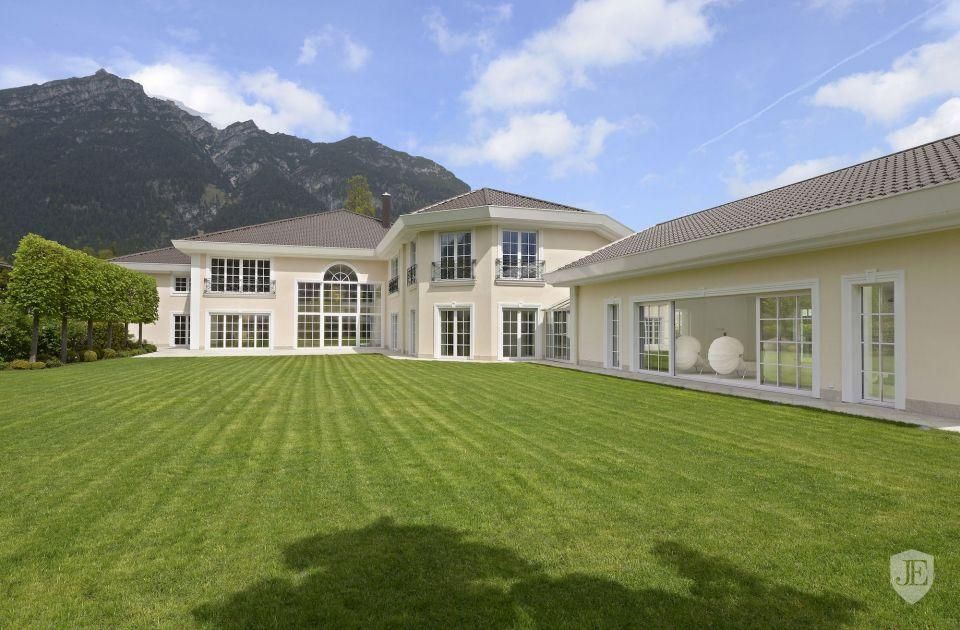 Украинец оказался владельцем самой дорогой виллы Германии: фото помещения Украинец оказался владельцем самой дорогой виллы Германии: фото помещения