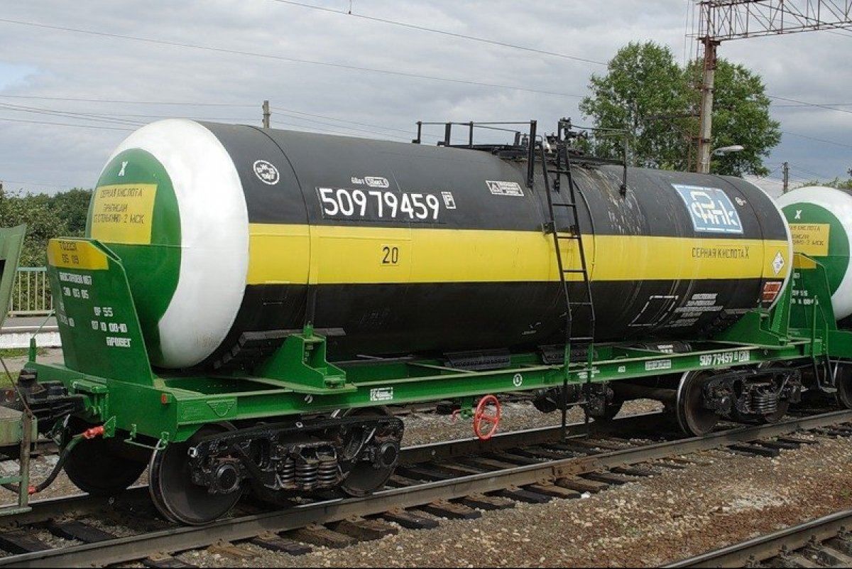 "Укрметаллургпром" и ФМУ призывают Гройсмана отказаться от спецмер по импорту серной кислоты

