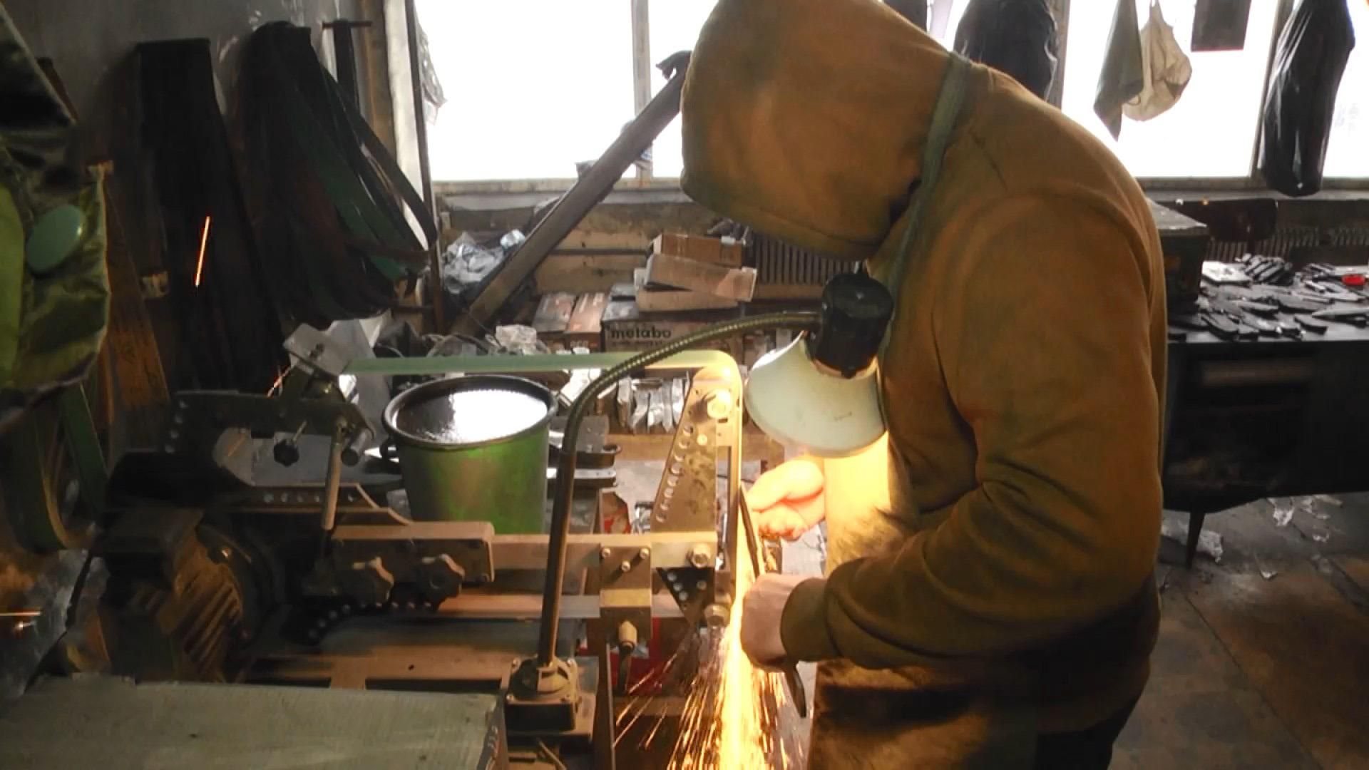 Американці зацікавились унікальними армійськими ножами від ветеранів війни на Донбасі: фото Американці зацікавились унікальними армійськими ножами від ветеранів війни на Донбасі: фото