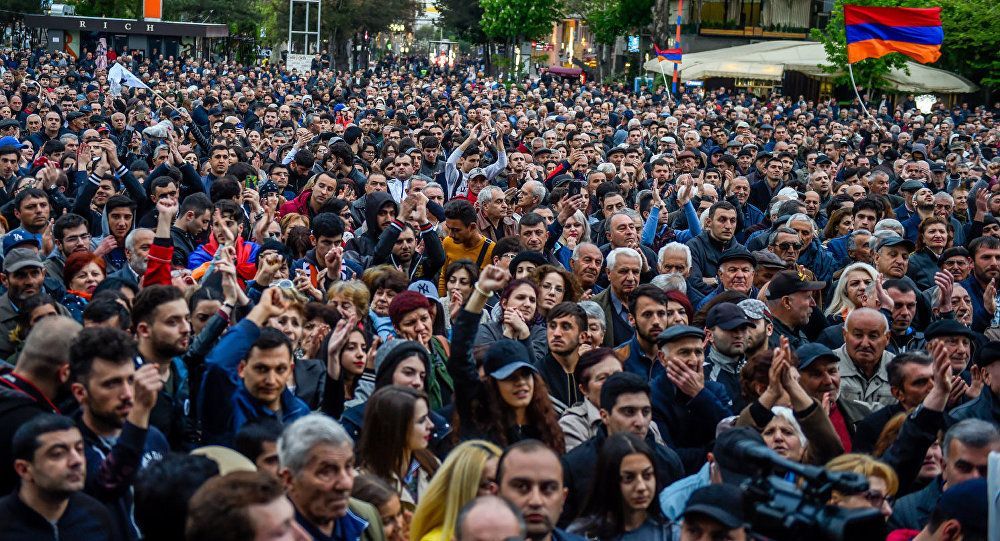 Протести у Єревані спалахнули з новою силою: затримано понад 200 осіб, приблизно 100 травмованих