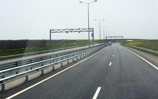 Окупанти майже добудували Кримський міст: з'явилися свіжі фото Окупанти майже добудували Кримський міст: з'явилися свіжі фото