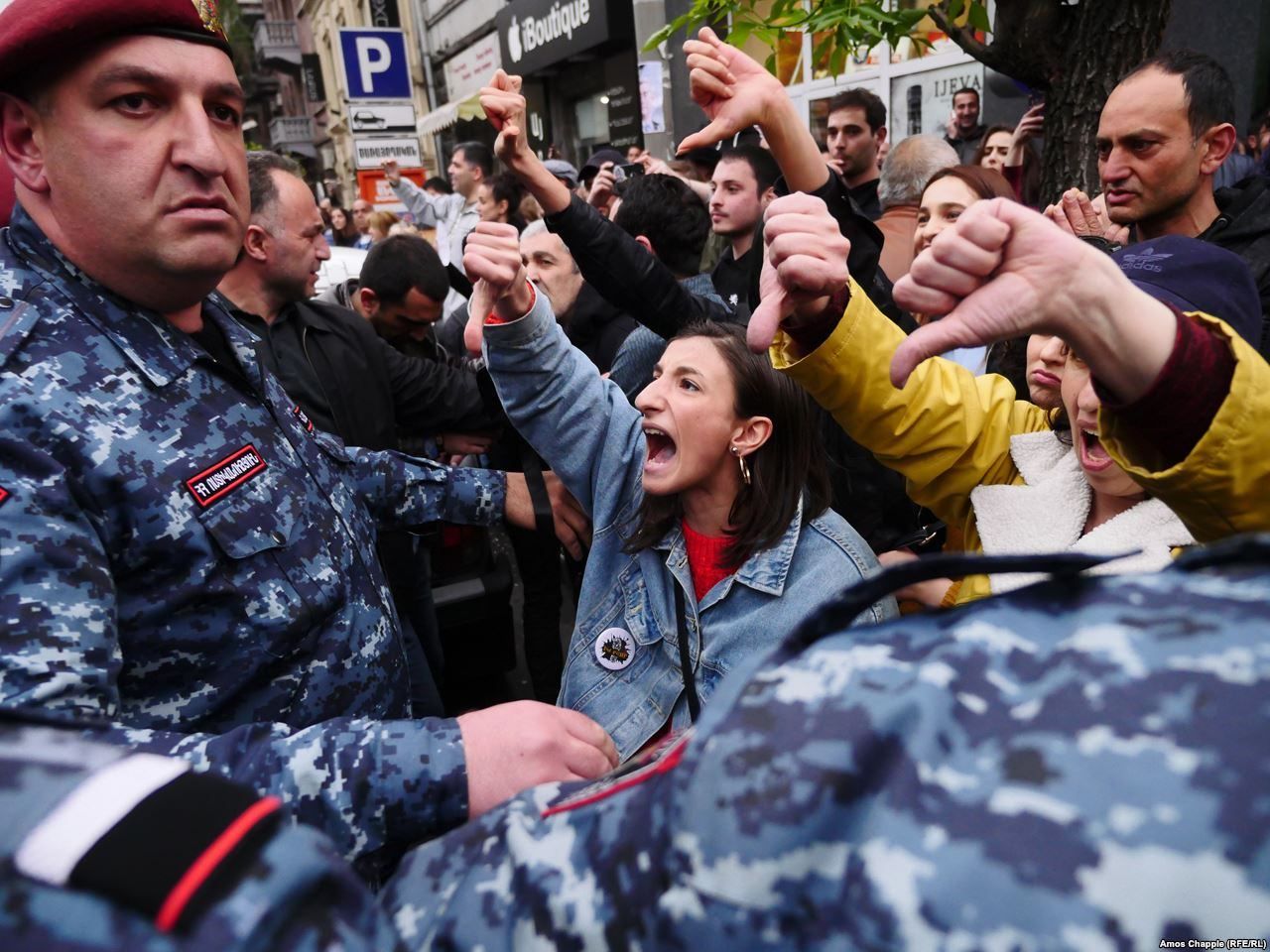 Протести у Вірменії: вражаючі фото з вулиць Єревану