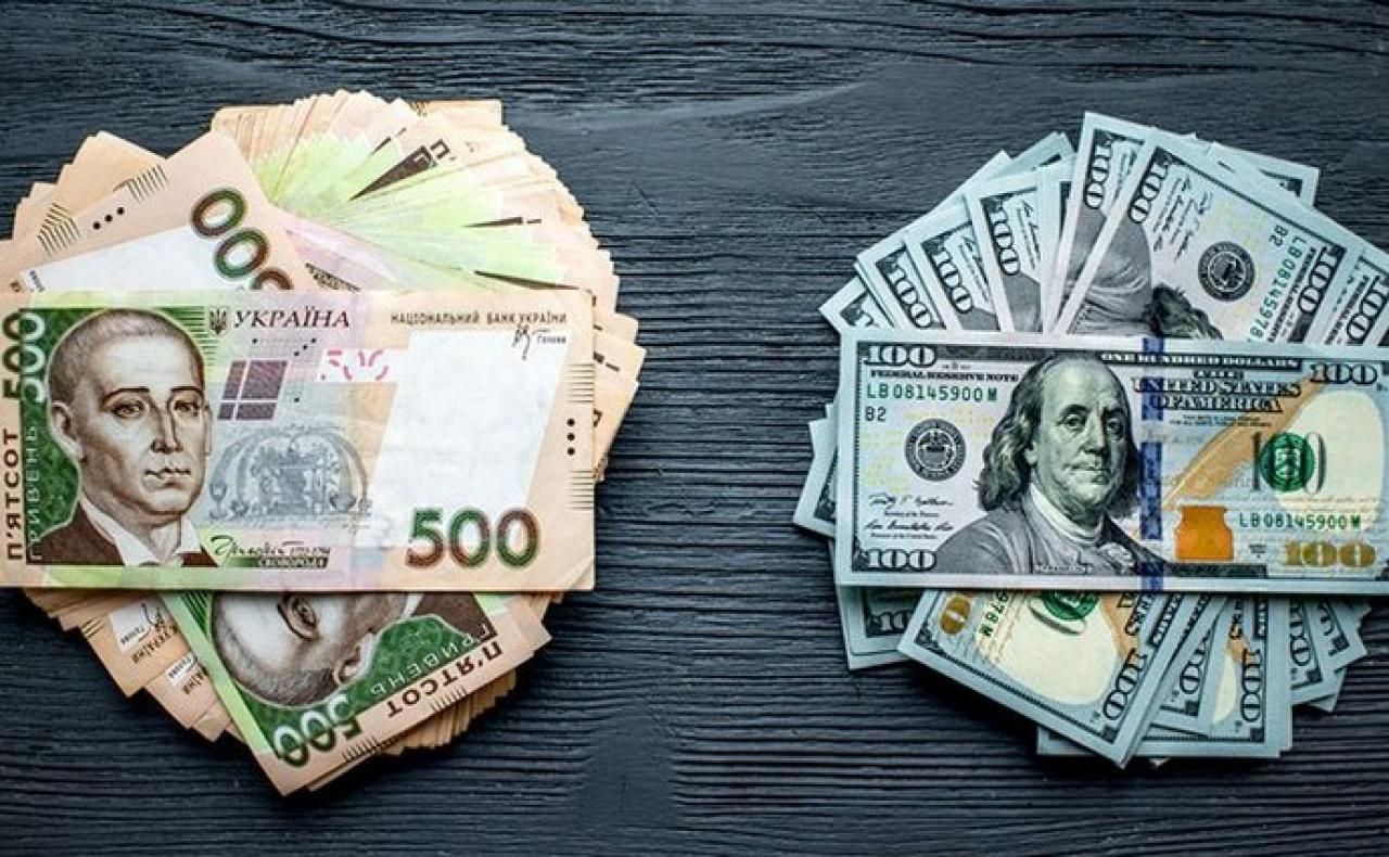 Як на курс гривні впливають гроші українських заробітчан: фінансовий експерт дав пояснення