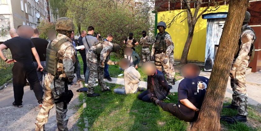 У львів'янина насильством і погрозами вимагали 20 тисяч гривень У львів'янина насильством і погрозами вимагали 20 тисяч гривень