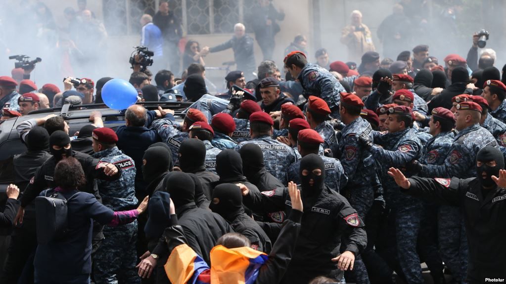 Протести в Єревані: поліція затримала майже 200 людей 