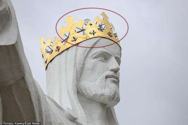 В Польше с памятника Иисусу Христу раздают интернет