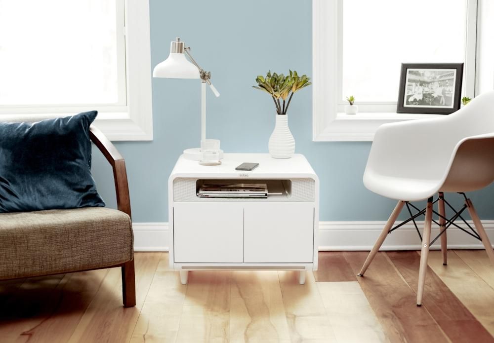 Американці представили "розумний" столик, який заряджає ґаджети та охолоджує напої Американці представили "розумний" столик, який заряджає ґаджети та охолоджує напої