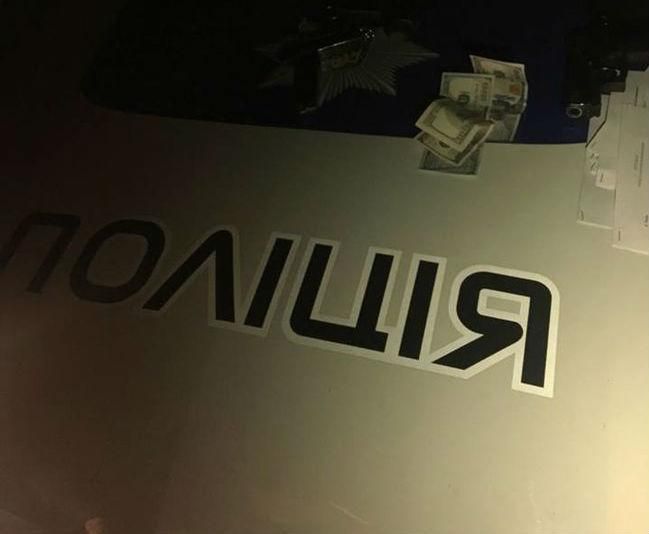 Во Львове разоблачили "оборотней в погонах" при получении взятки Во Львове разоблачили "оборотней в погонах" при получении взятки