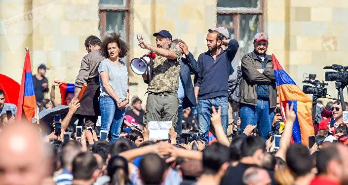 Вірменія святкує відставку Саргсяна