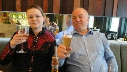 Сергей Скрипаль и его дочь Юлия Скрипаль Сергей Скрипаль и его дочь Юлия Скрипаль