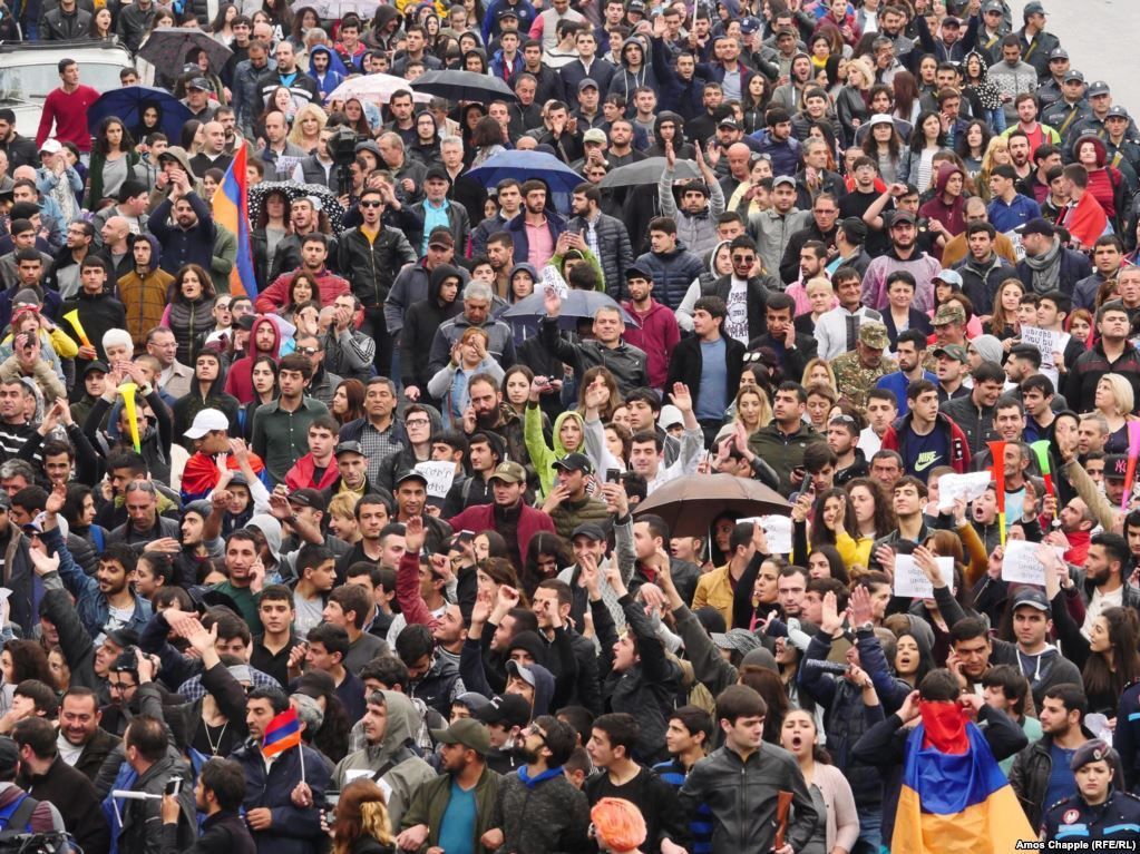 У Вірменії помер учасник мітингів протесту, ще один підліток травмований