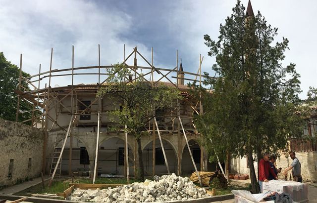 На фото зняли жалюгідний стан понищеного Ханського палацу в Криму На фото зняли жалюгідний стан понищеного Ханського палацу в Криму