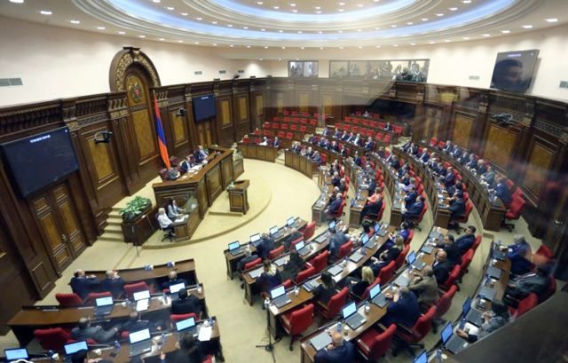 Уряд Вірменії пішов у відставку