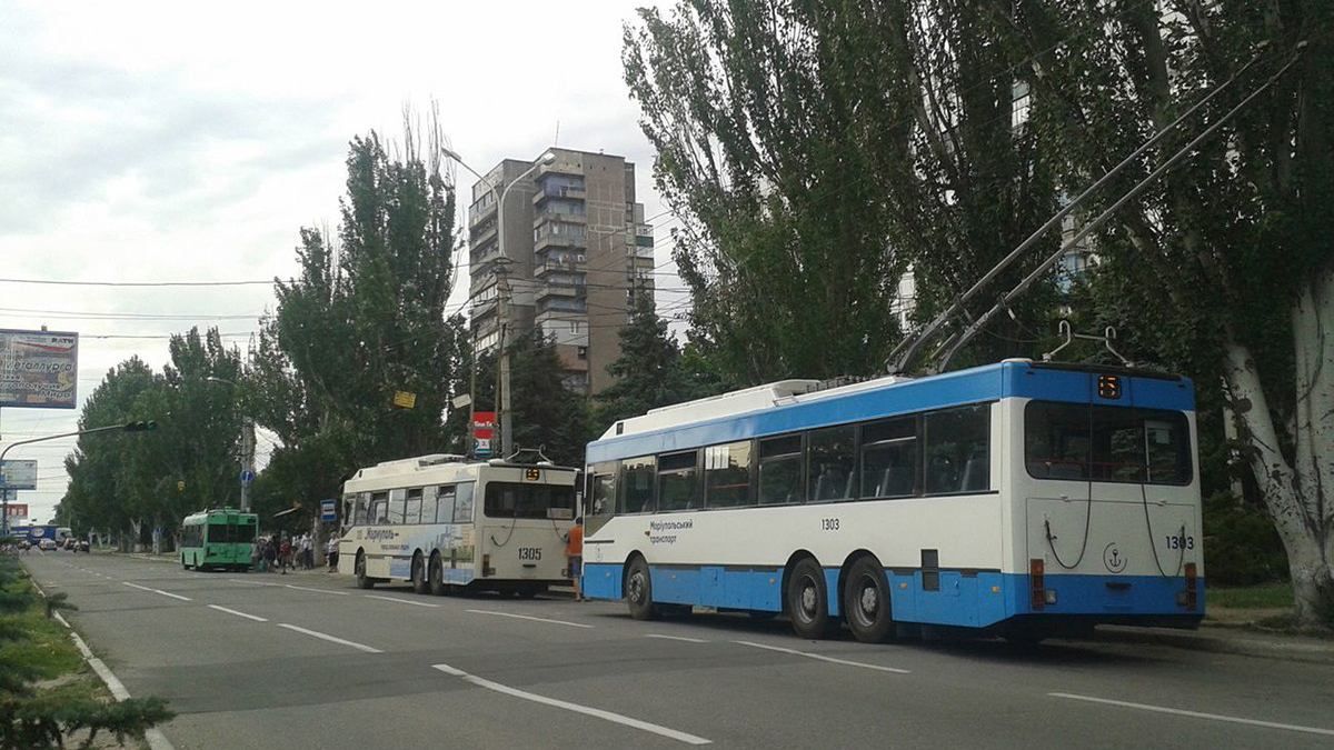 П'яні молодики кулаками відреагували на зауваження водія тролейбуса: чоловік опинився в лікарні