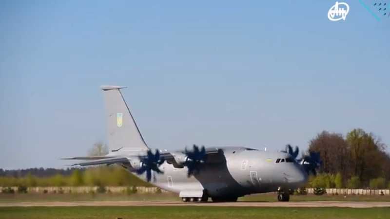 "Антонов" показав новий Ан-77 без російських деталей: масштаби вражають "Антонов" показав новий Ан-77 без російських деталей: масштаби вражають