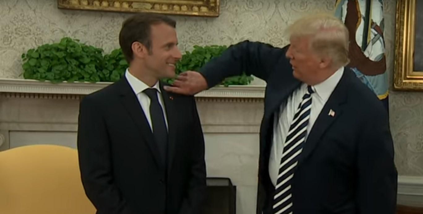 Особые отношения: Трамп стряхнул перхоть с Макрона Особые отношения: Трамп стряхнул перхоть с Макрона