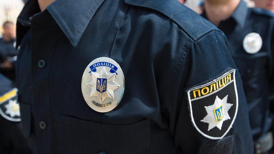 На Николаевщине полицейский посылал свои интимные фото несовершеннолетней